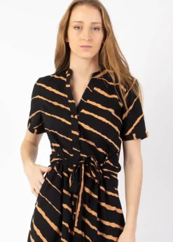 Shop Coton Du Monde Robe chemise high low SHEILA tie and dye noir New Tie&Dye Noir